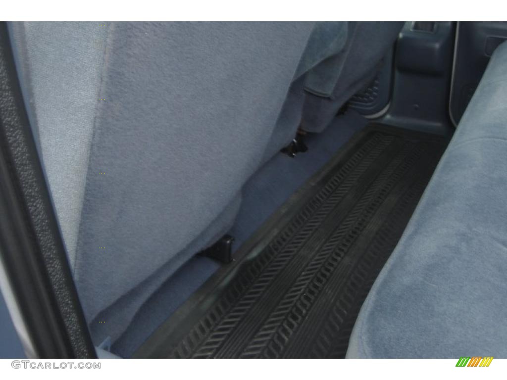 2000 F350 Super Duty XLT Crew Cab 4x4 Dually - Silver Metallic / Dark Denim Blue photo #27