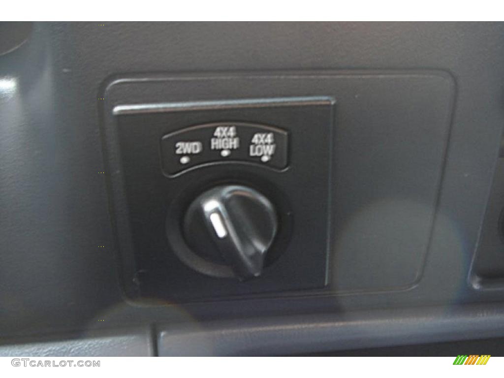 2000 F350 Super Duty XLT Crew Cab 4x4 Dually - Silver Metallic / Dark Denim Blue photo #34