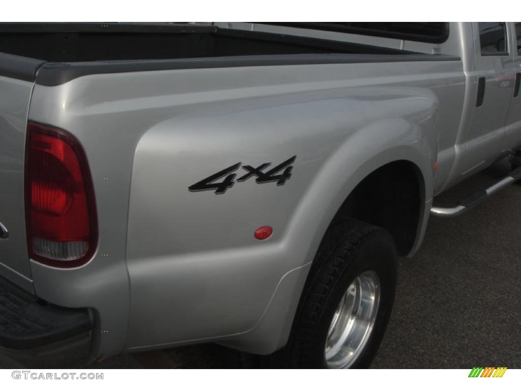 2000 F350 Super Duty XLT Crew Cab 4x4 Dually - Silver Metallic / Dark Denim Blue photo #41