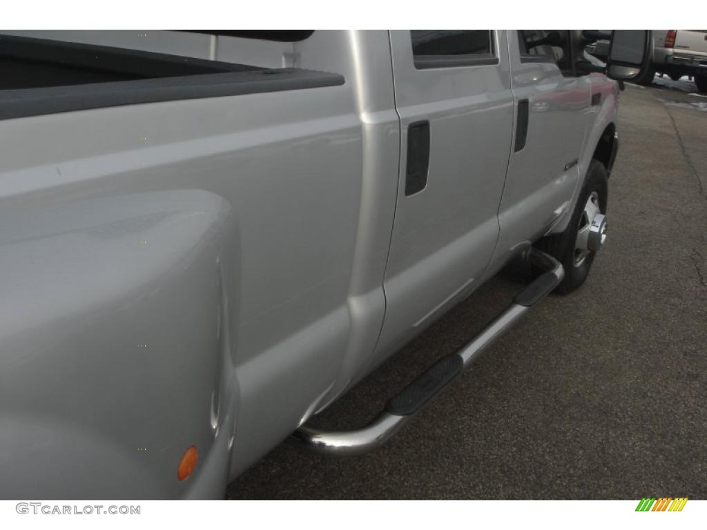 2000 F350 Super Duty XLT Crew Cab 4x4 Dually - Silver Metallic / Dark Denim Blue photo #43