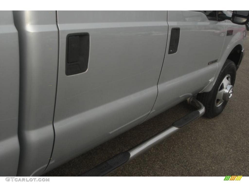 2000 F350 Super Duty XLT Crew Cab 4x4 Dually - Silver Metallic / Dark Denim Blue photo #44