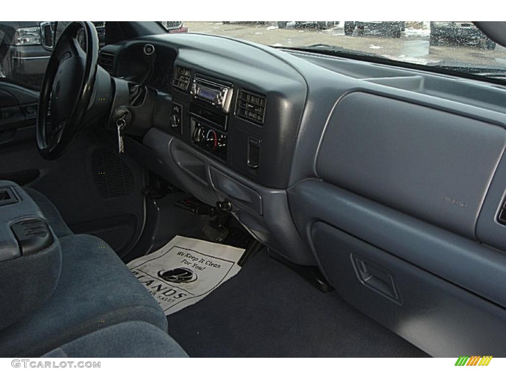2000 F350 Super Duty XLT Crew Cab 4x4 Dually - Silver Metallic / Dark Denim Blue photo #49