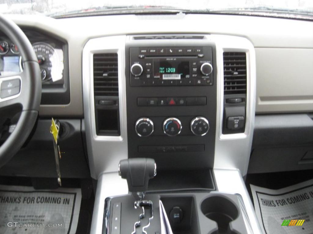 2010 Ram 1500 SLT Crew Cab - Inferno Red Crystal Pearl / Dark Slate/Medium Graystone photo #10