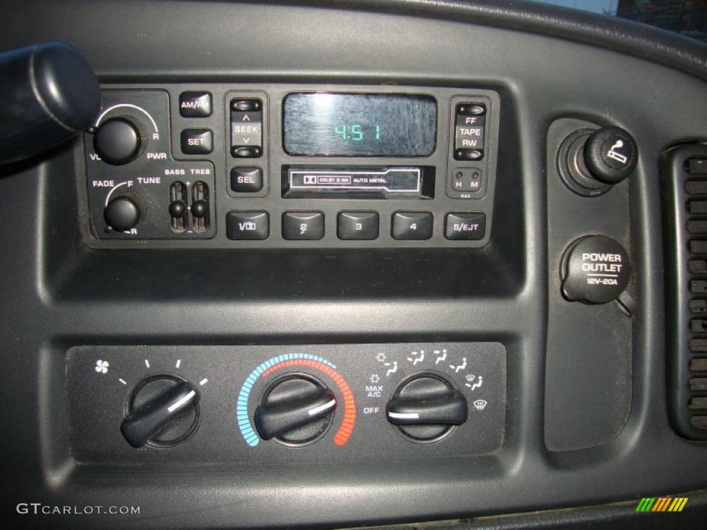 2002 Dodge Ram Van 1500 Passenger Controls Photo #43208890