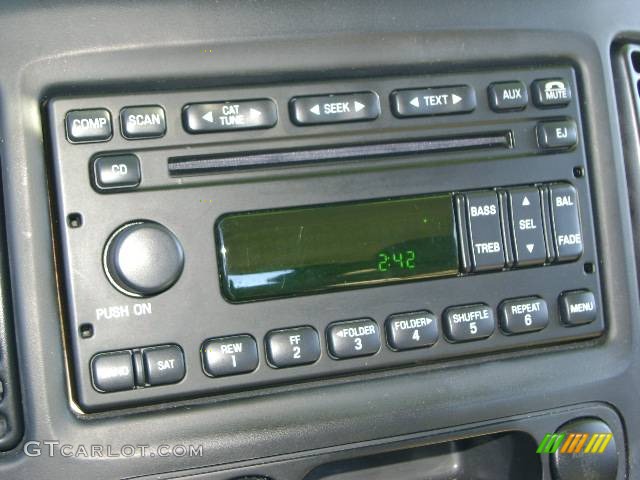 2006 Escape XLS - Titanium Green Metallic / Medium/Dark Flint photo #25