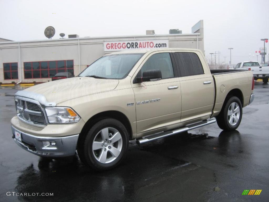 2011 Ram 1500 Lone Star Crew Cab 4x4 - White Gold / Light Pebble Beige/Bark Brown photo #1