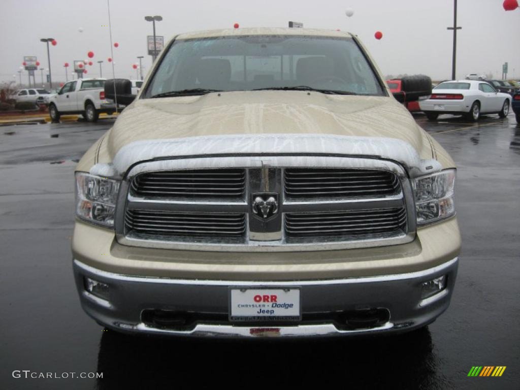 2011 Ram 1500 Lone Star Crew Cab 4x4 - White Gold / Light Pebble Beige/Bark Brown photo #2