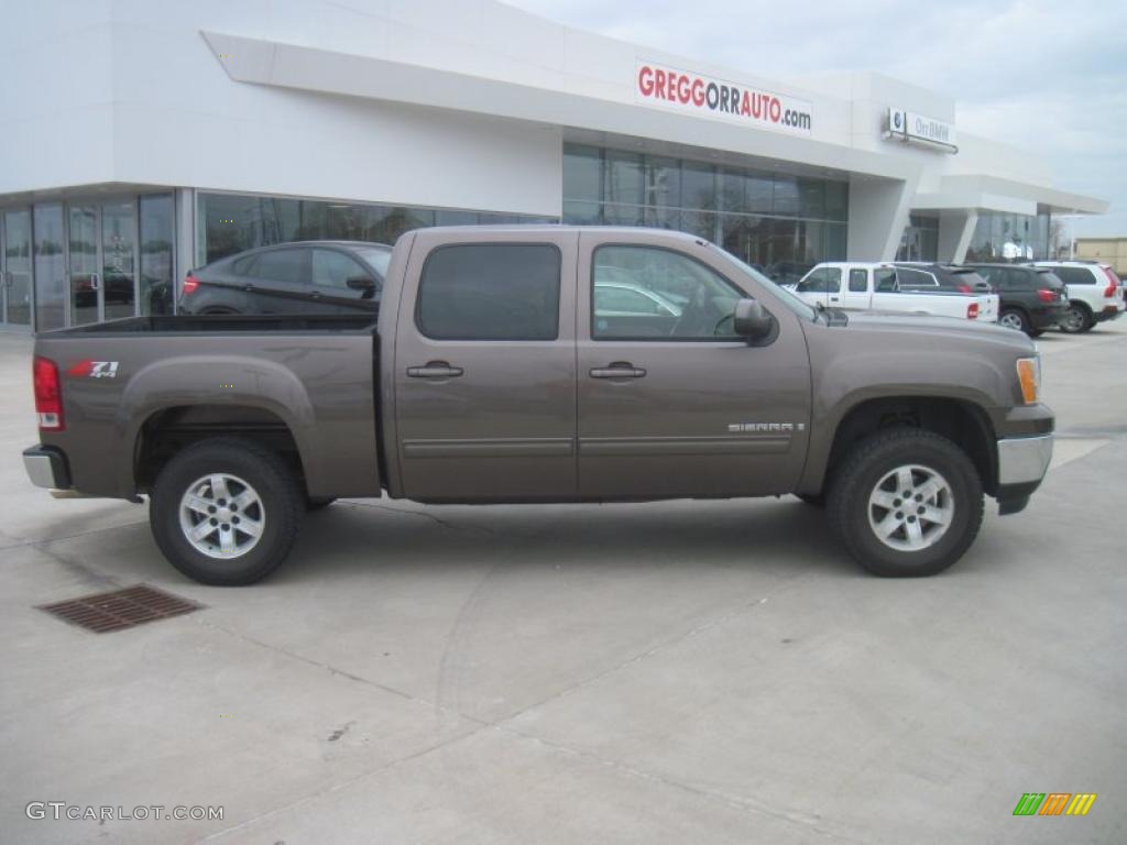 2007 Sierra 1500 SLT Crew Cab 4x4 - Medium Brown Metallic / Cocoa/Light Cashmere photo #4