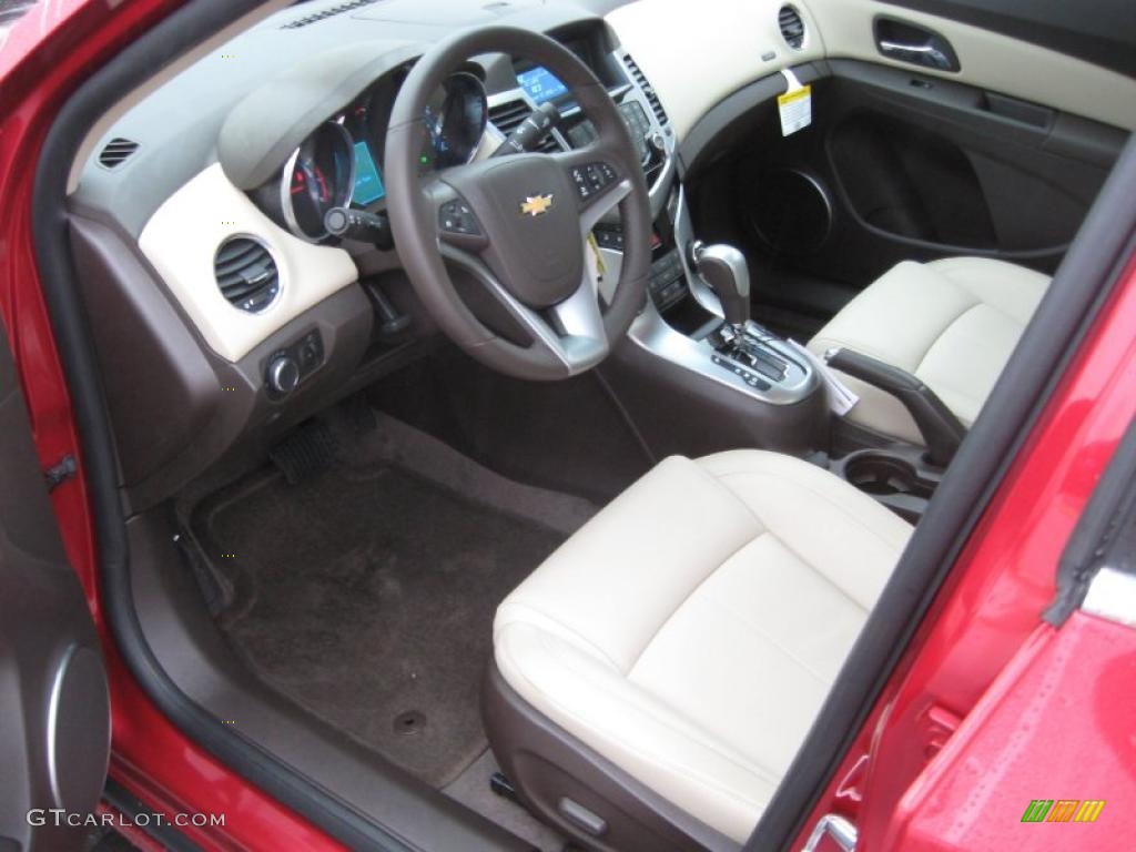 Cocoa/Light Neutral Leather Interior 2011 Chevrolet Cruze LTZ Photo #43221371