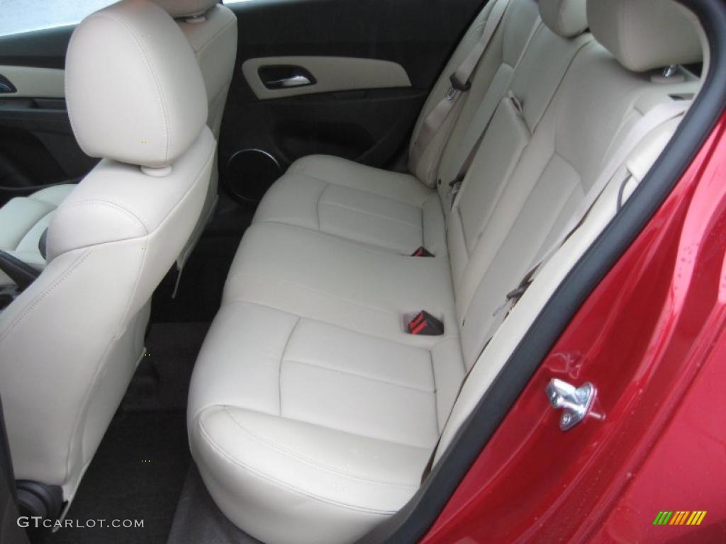 Cocoa/Light Neutral Leather Interior 2011 Chevrolet Cruze LTZ Photo #43221423