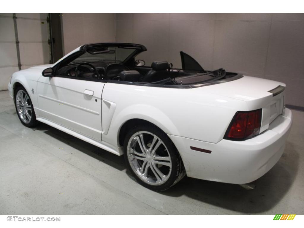 2001 Mustang V6 Convertible - Oxford White / Dark Charcoal photo #4