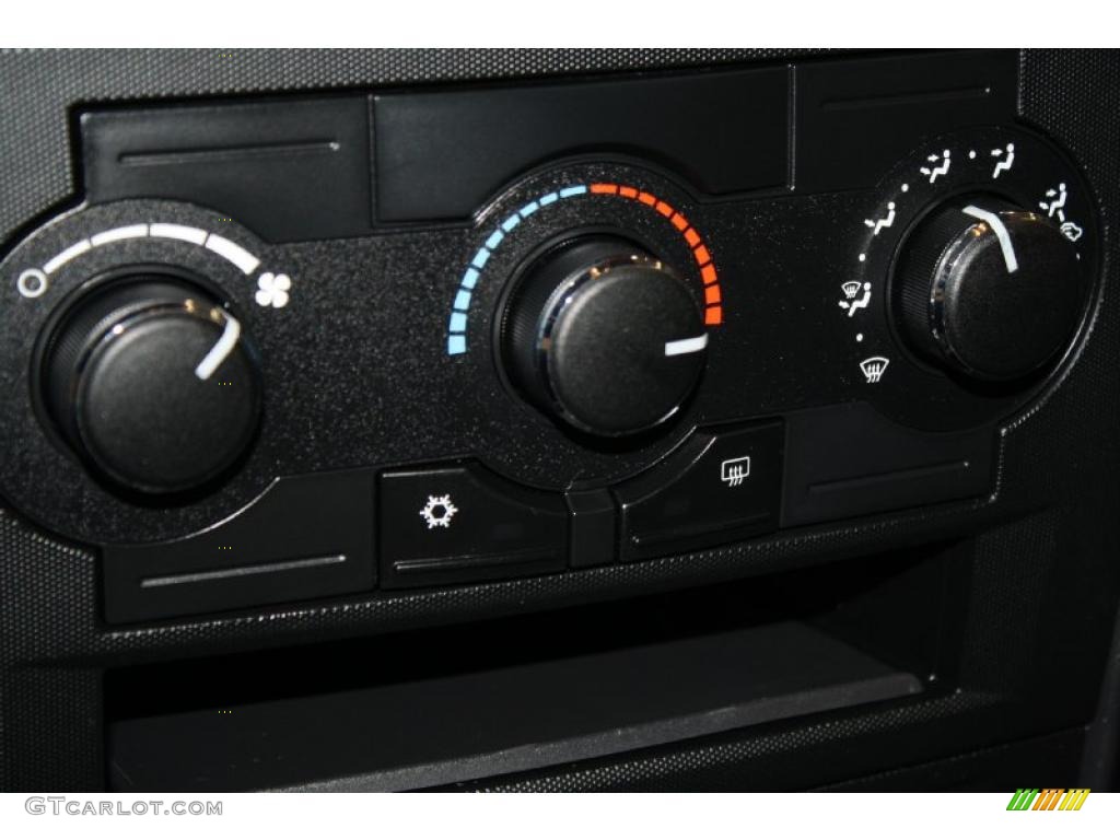 2008 Dodge Charger SE Controls Photo #43230091