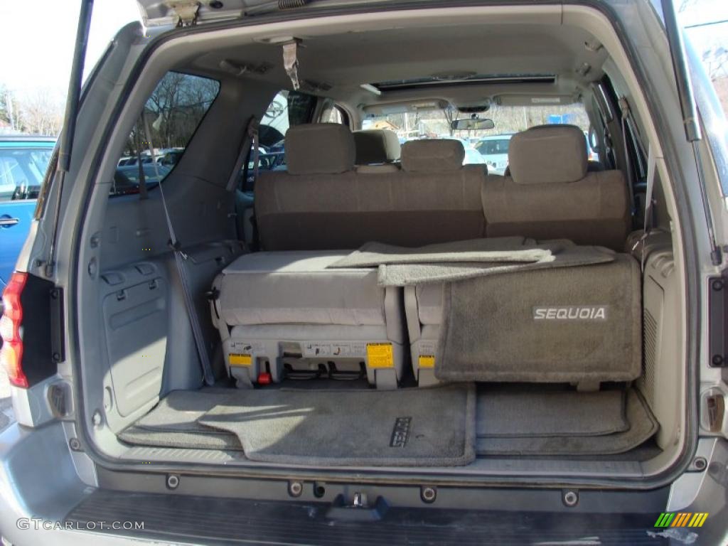 2002 Toyota Sequoia SR5 4WD Trunk Photos