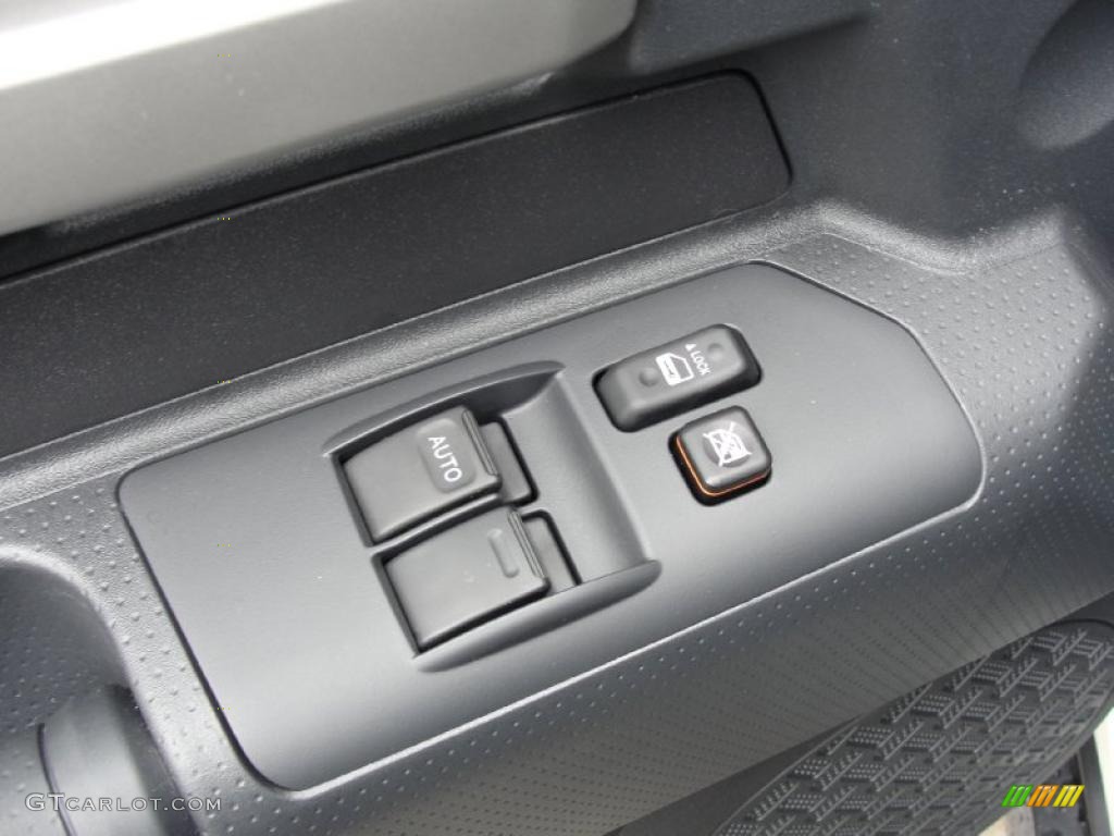 2011 Toyota FJ Cruiser 4WD Controls Photo #43242745