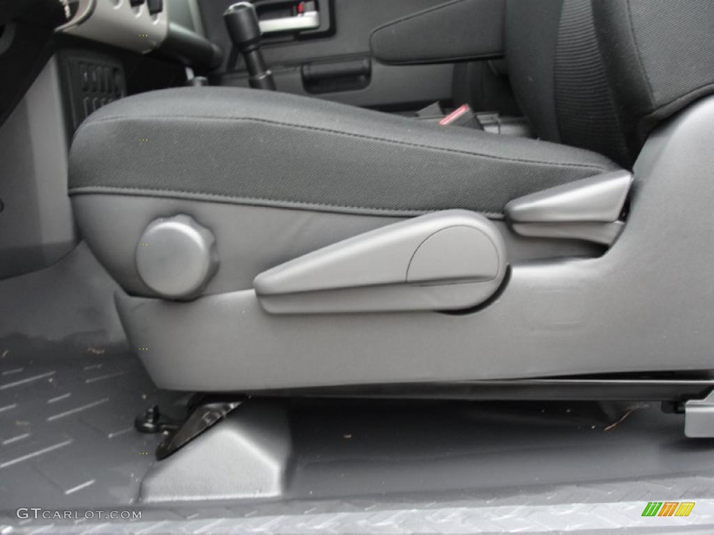 2011 Toyota FJ Cruiser 4WD Controls Photo #43242781