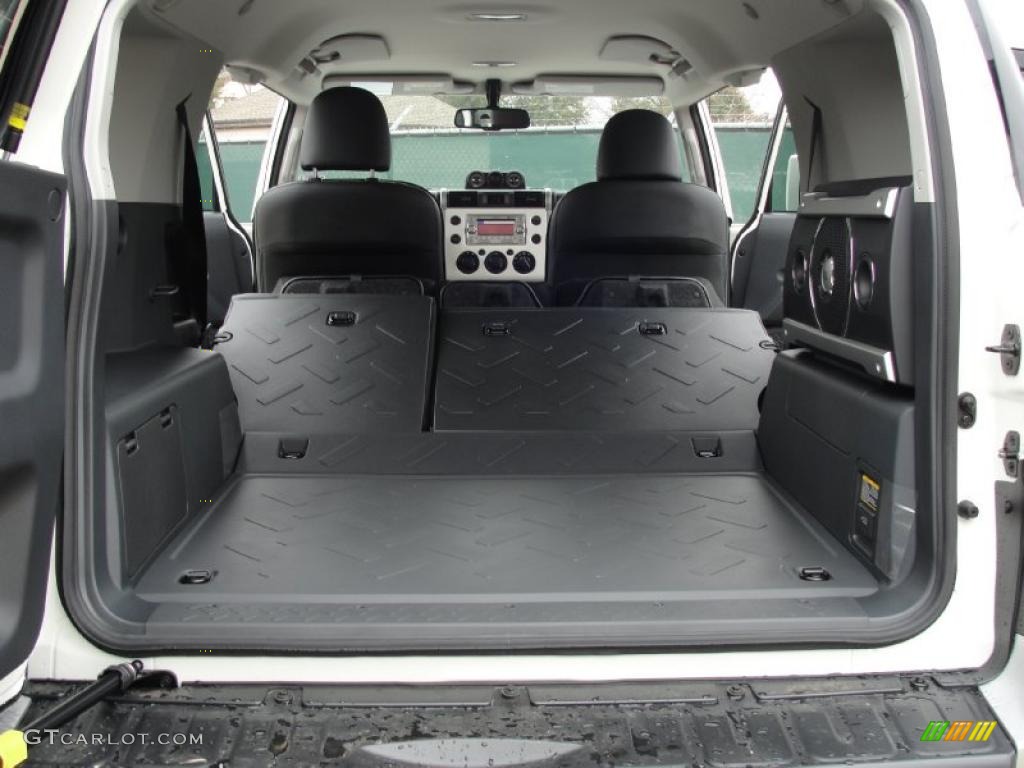 2011 Toyota FJ Cruiser 4WD Trunk Photo #43243337