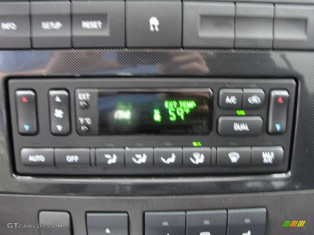2010 Ford Explorer Sport Trac Adrenalin Controls Photo #43250012