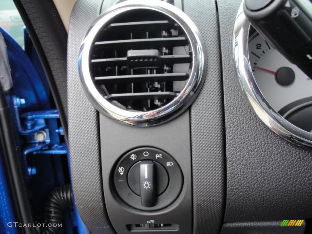 2010 Ford Explorer Sport Trac Adrenalin Controls Photo #43250086