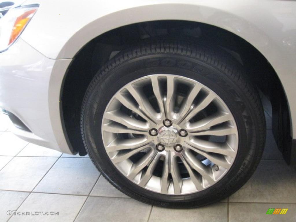 2011 Chrysler 200 Limited Wheel Photo #43255490