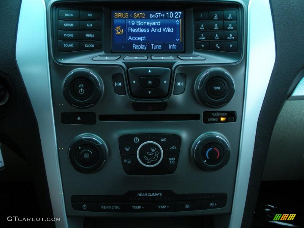2011 Ford Explorer XLT Controls Photo #43257582