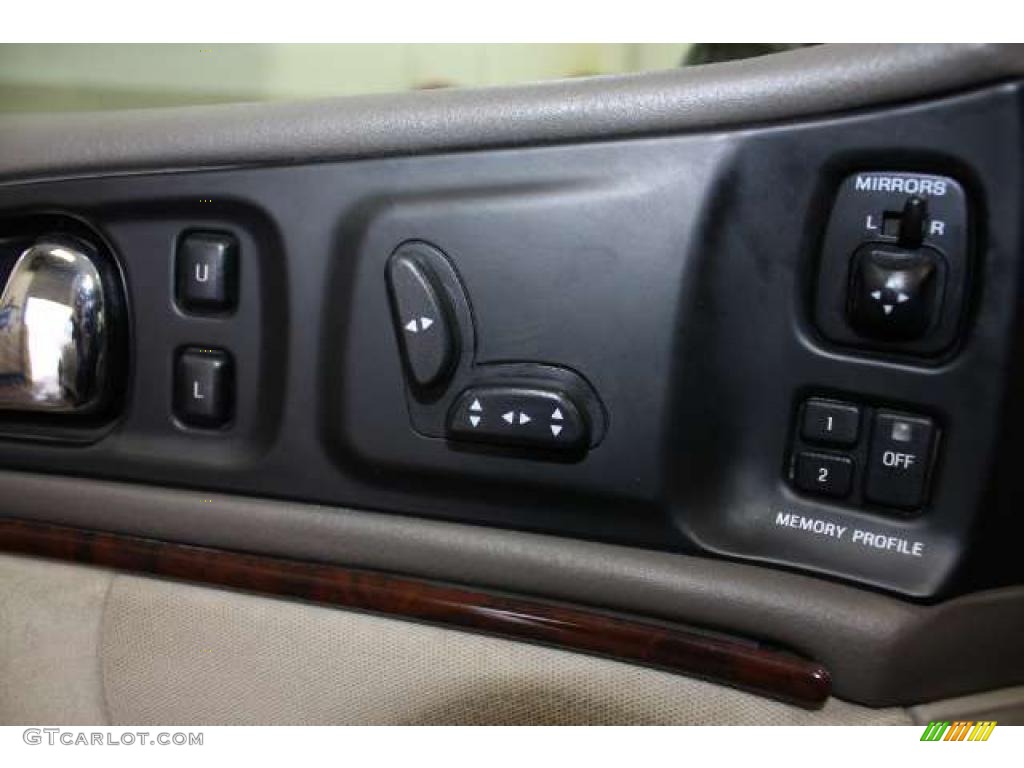 1997 Lincoln Continental Standard Continental Model Controls Photo #43257698