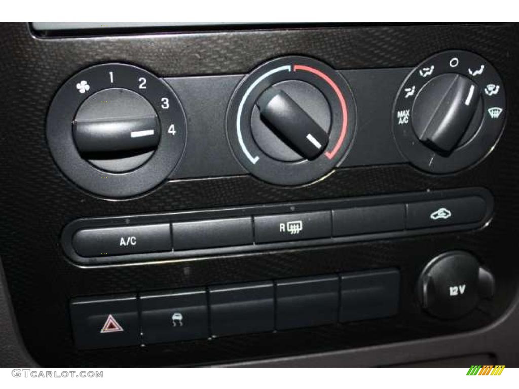 2008 Ford Taurus X SEL AWD Controls Photo #43258434