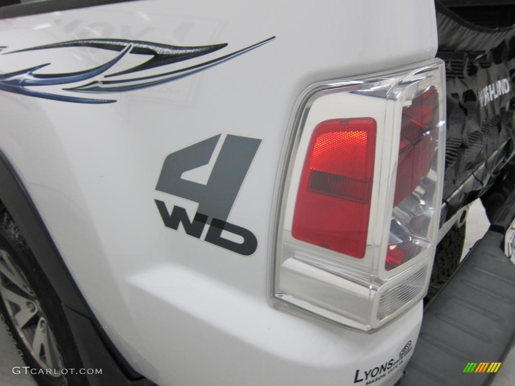 2006 Raider DuroCross Extended Cab 4x4 - Arctic White / Slate Gray photo #2