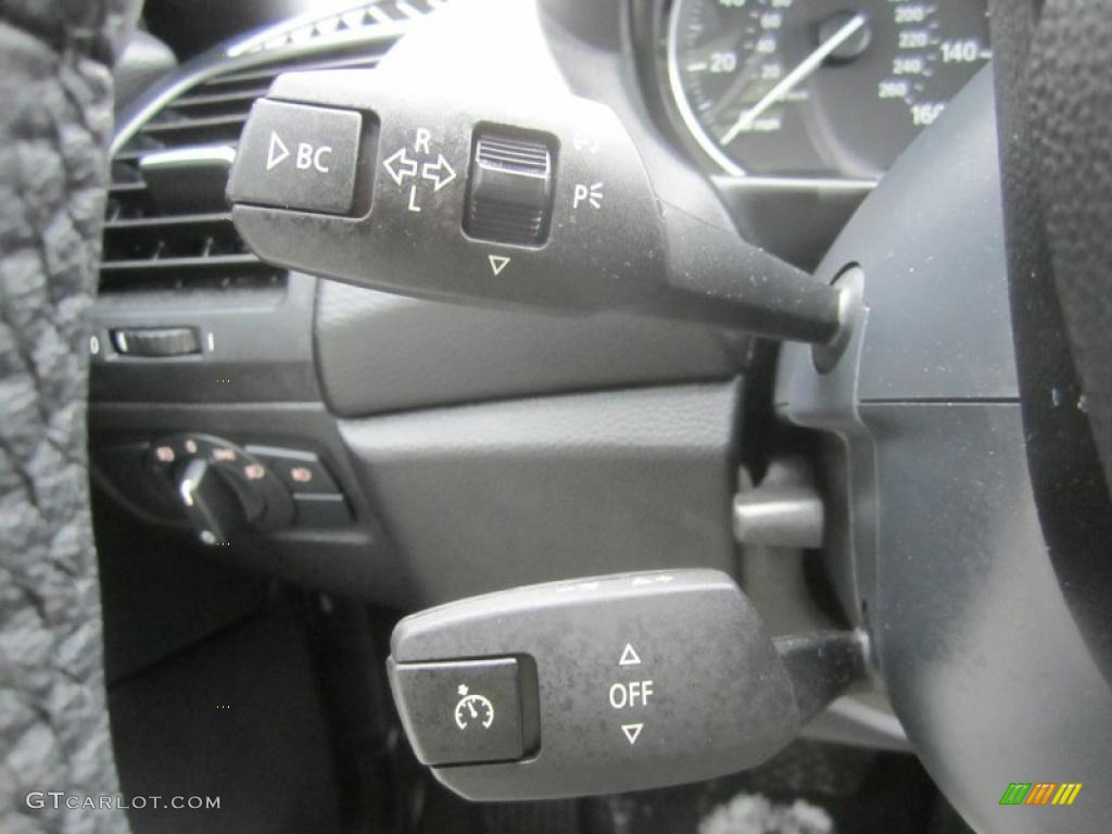 2009 BMW 1 Series 128i Convertible Controls Photo #43260918