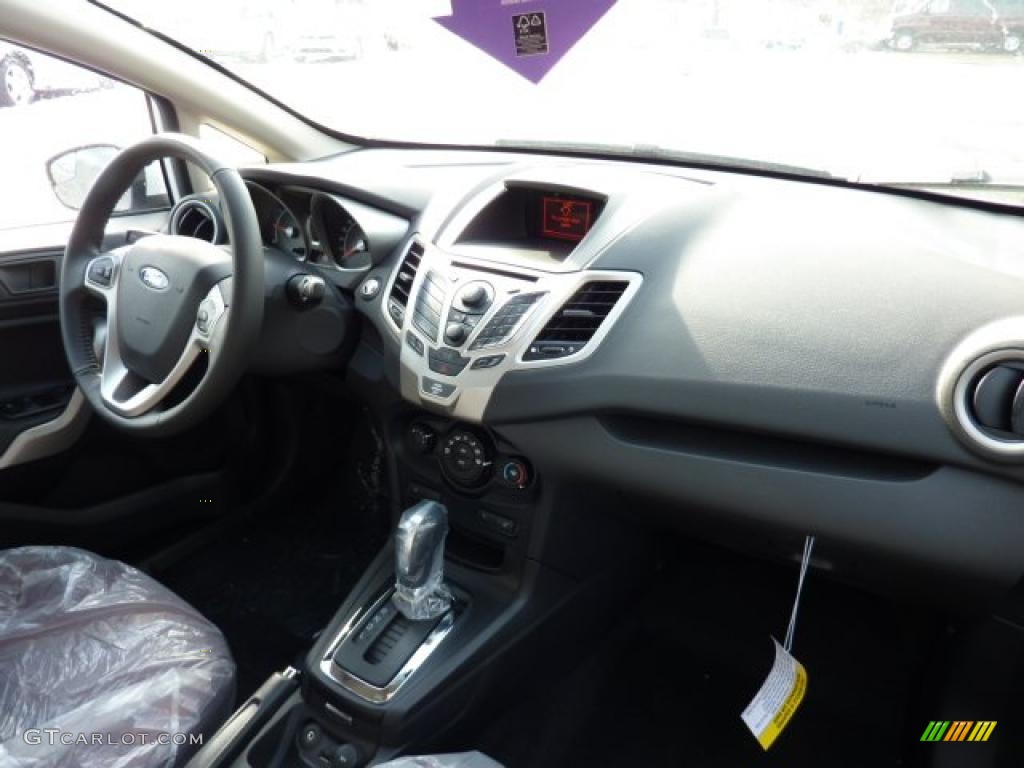2011 Ford Fiesta SEL Sedan Plum/Charcoal Black Leather Dashboard Photo #43261218