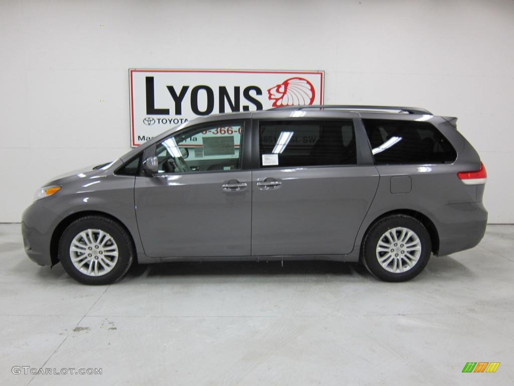 2011 Sienna XLE - Predawn Gray Mica / Light Gray photo #1