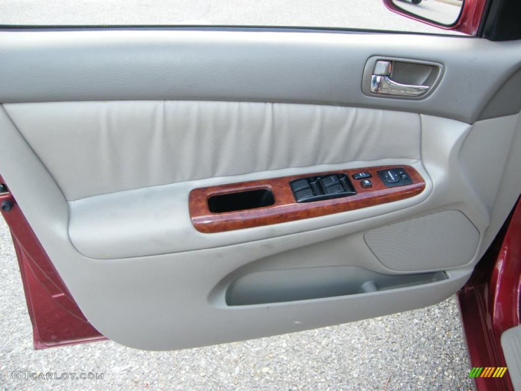 2005 Camry XLE V6 - Salsa Red Pearl / Gray photo #17