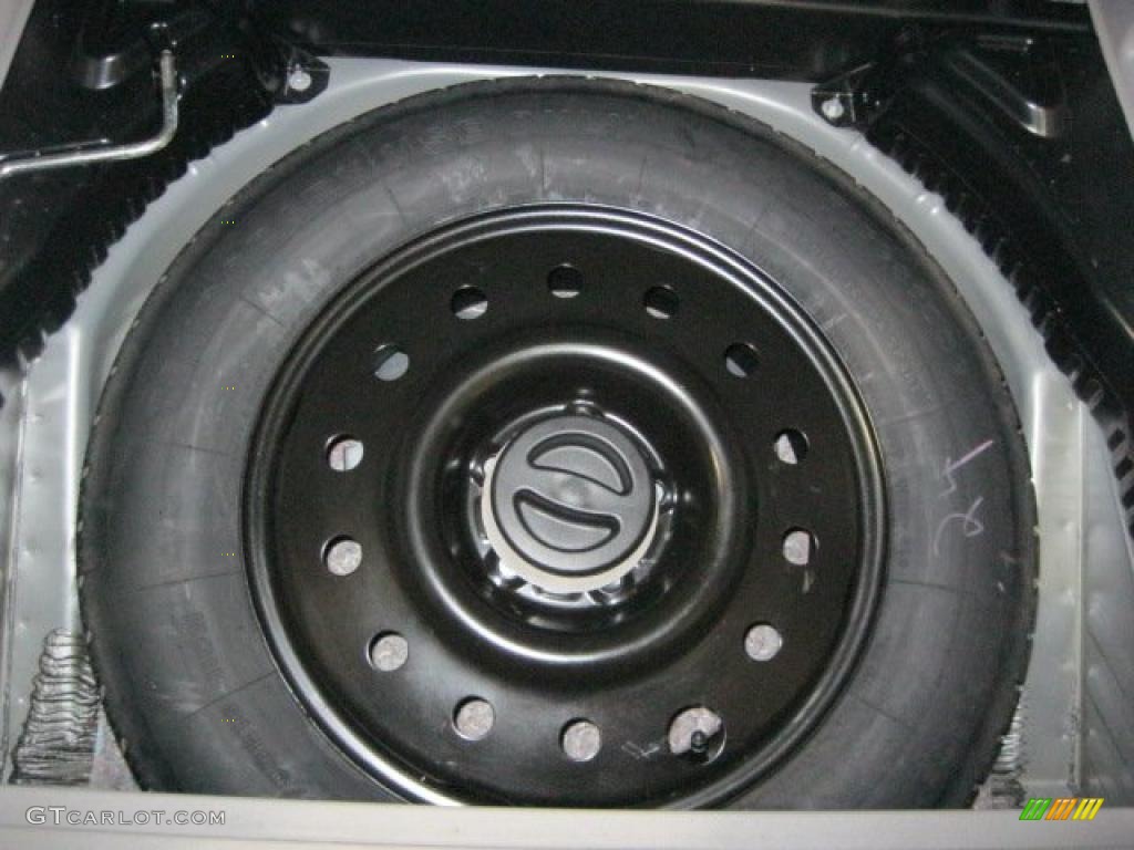 2005 Equinox LS AWD - Dark Silver Metallic / Light Gray photo #14