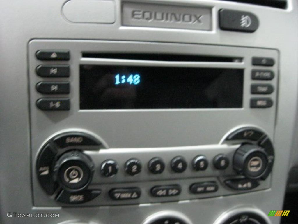 2005 Equinox LS AWD - Dark Silver Metallic / Light Gray photo #25