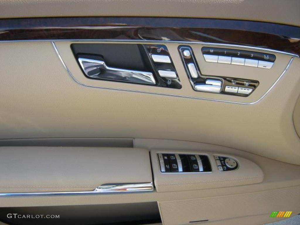 2011 Mercedes-Benz S 550 Sedan Controls Photo #43264210