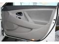Super White - Camry LE Photo No. 15