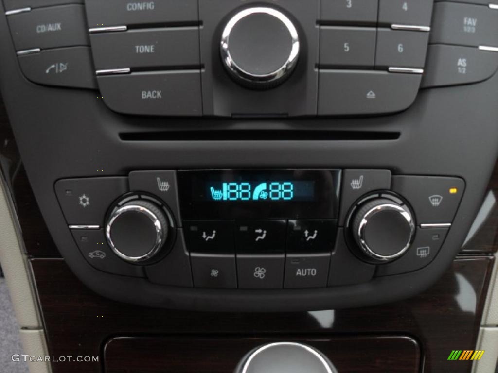 2011 Buick Regal CXL Controls Photo #43271726