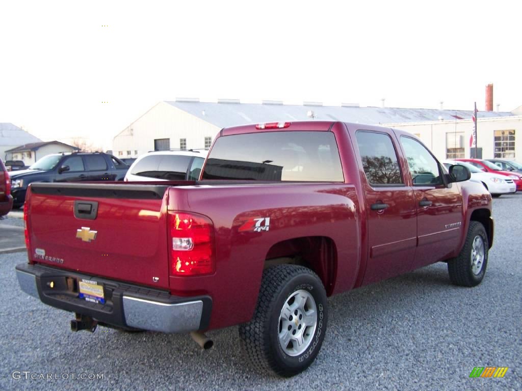 2007 Silverado 1500 LTZ Crew Cab 4x4 - Sport Red Metallic / Dark Titanium Gray photo #3