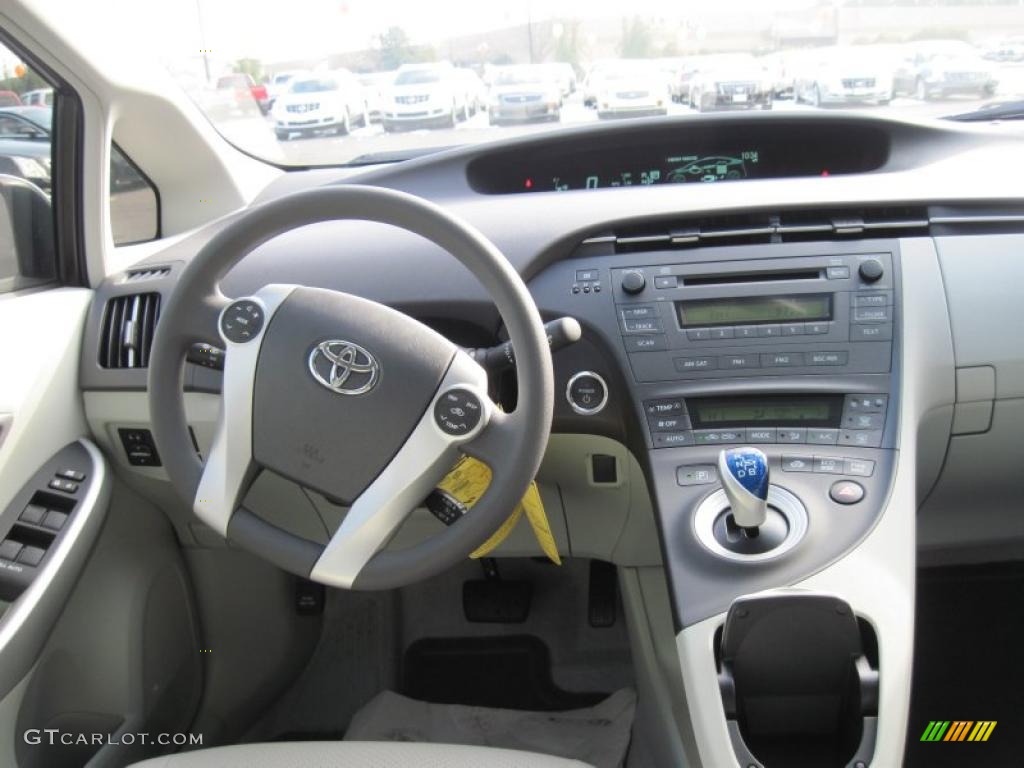 Misty Gray Interior 2011 Toyota Prius Hybrid II Photo #43277110