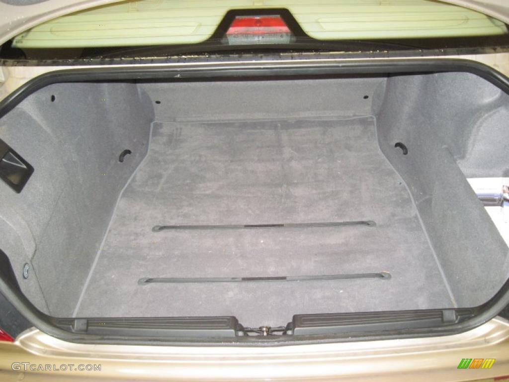 2000 BMW 7 Series 740iL Sedan Trunk Photo #43282015