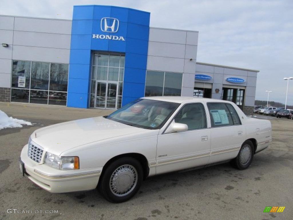 1999 DeVille Sedan - White Diamond / Neutral Shale photo #1