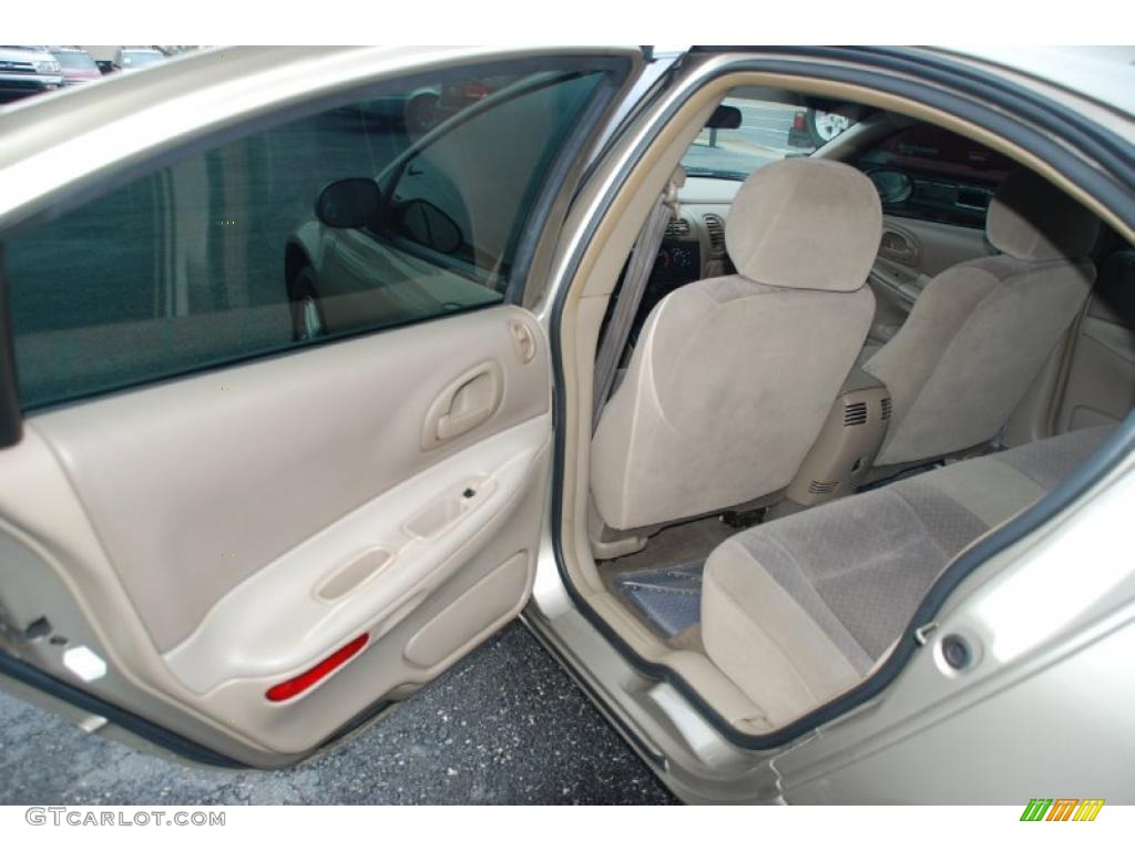 2002 Intrepid SE - Light Almond Pearl Metallic / Sandstone photo #21