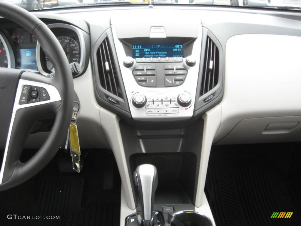 2011 Chevrolet Equinox LT Controls Photo #43286516