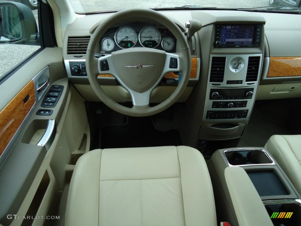 2010 Chrysler Town & Country Limited Medium Pebble Beige/Cream Dashboard Photo #43287172