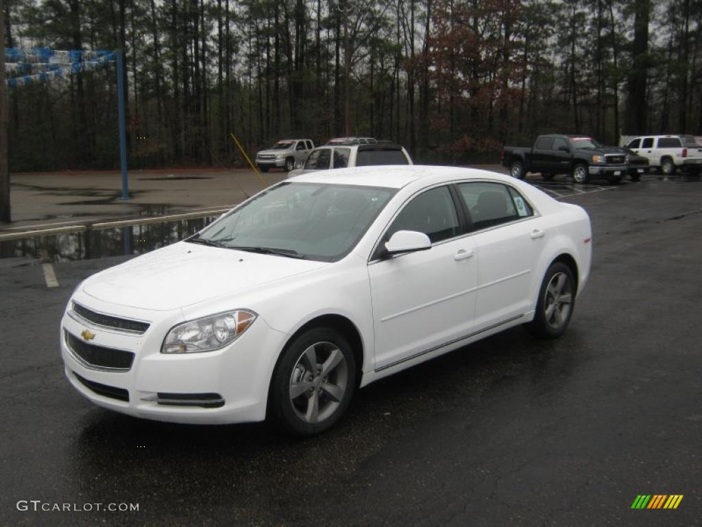 Summit White Chevrolet Malibu