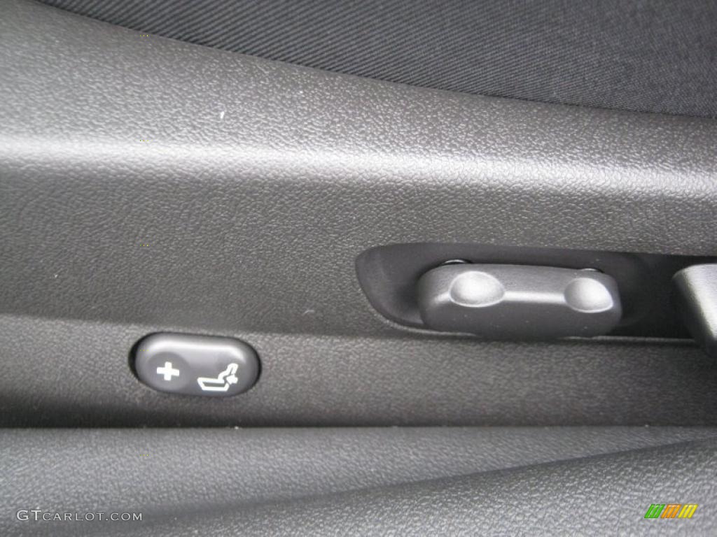 2011 Malibu LT - Summit White / Ebony photo #14