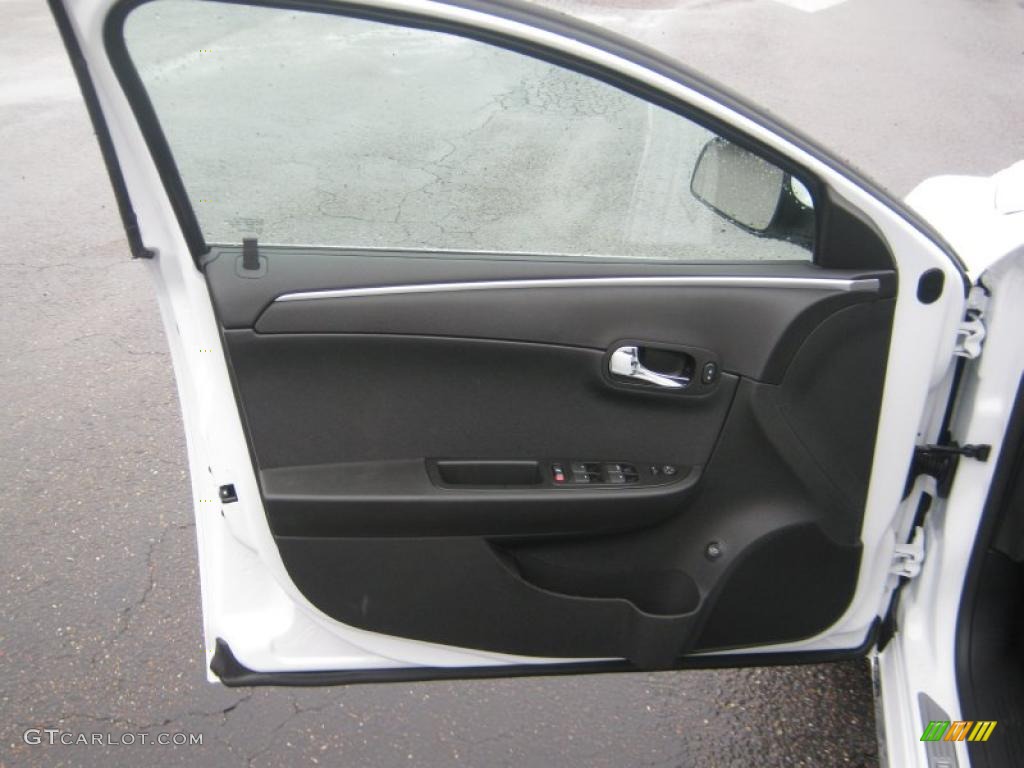 2011 Malibu LT - Summit White / Ebony photo #16