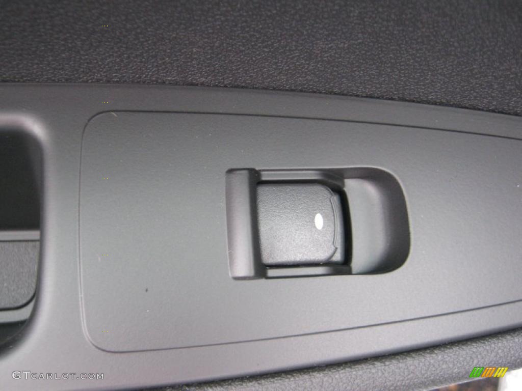 2011 Malibu LT - Summit White / Ebony photo #20