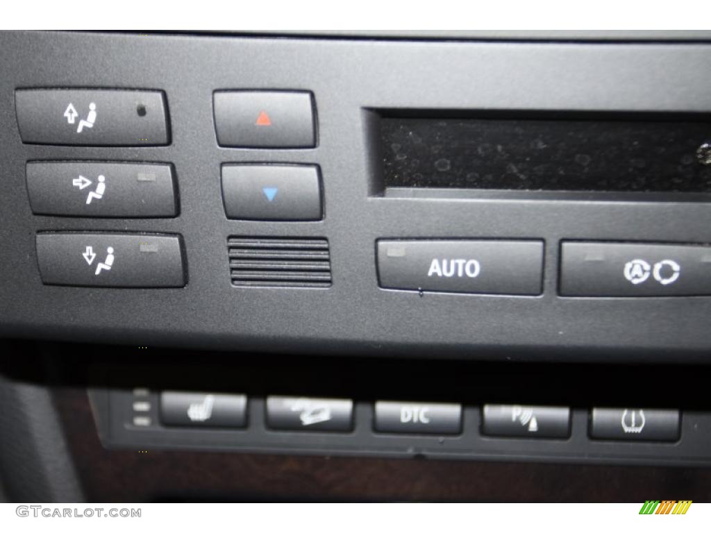 2008 BMW X3 3.0si Controls Photo #43295296