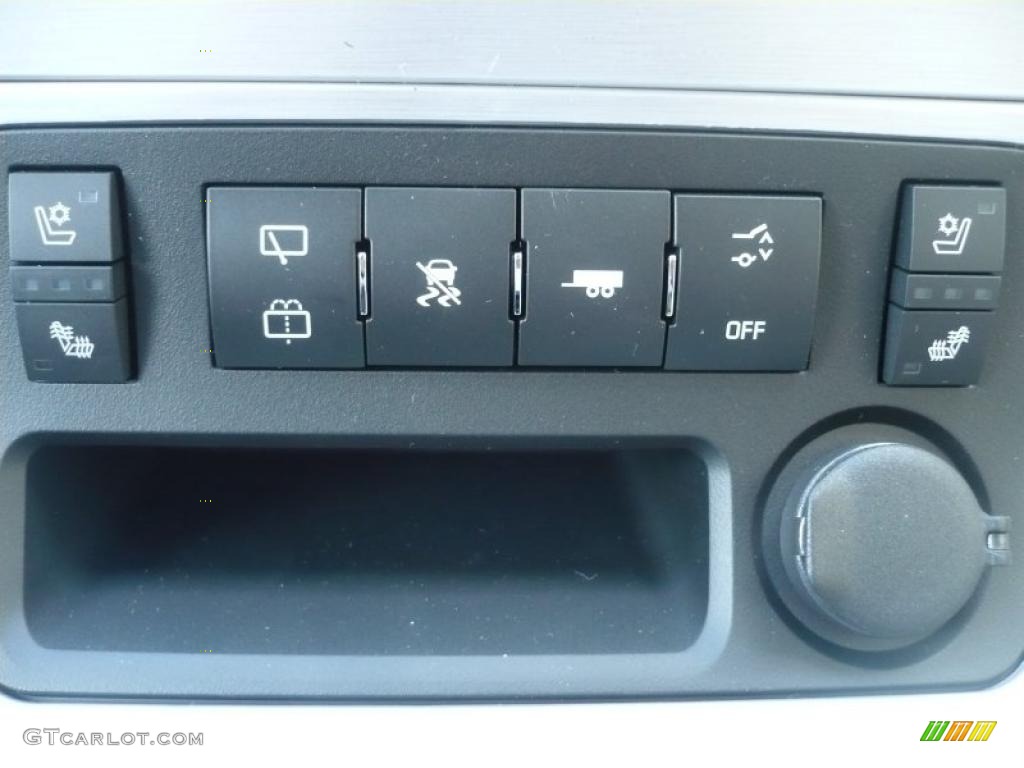 2011 GMC Acadia SLT AWD Controls Photo #43297360