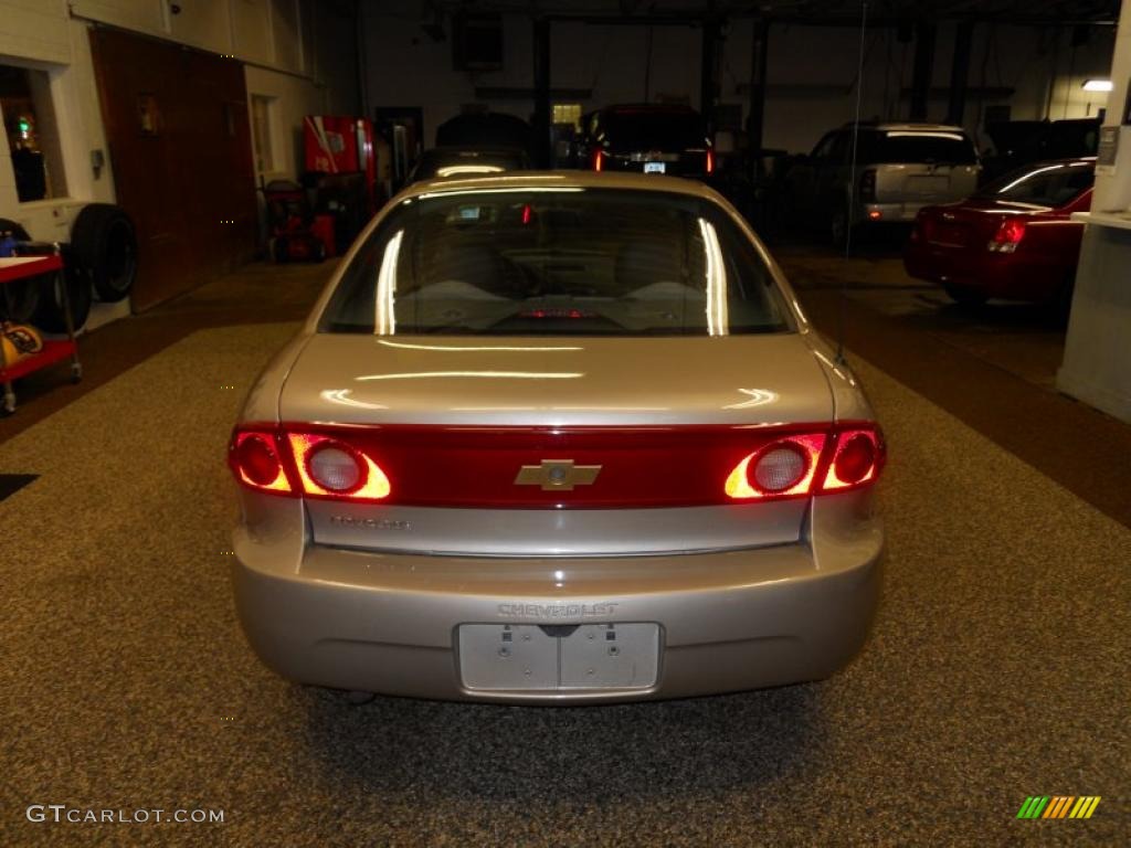2004 Cavalier Sedan - Sandrift Metallic / Graphite photo #3